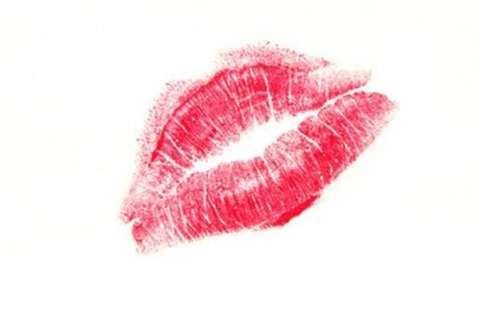 Dollar photo club - фото - lipstick kiss от steve lovegrove - dollar photo club.